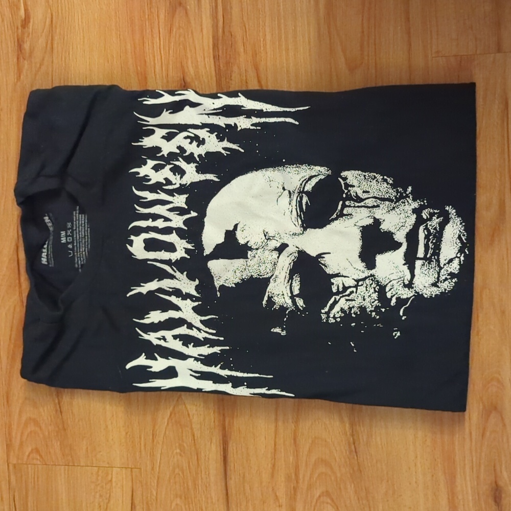 Graphic tee